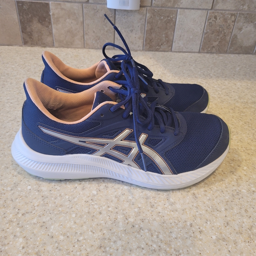 Women's Asics Jolt 4 Navy/White Sneaker Size 8.5 Medium
